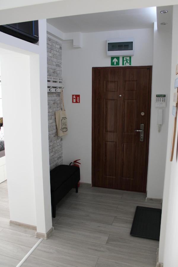 Appartamento Izzy Apartament Miskolc Esterno foto