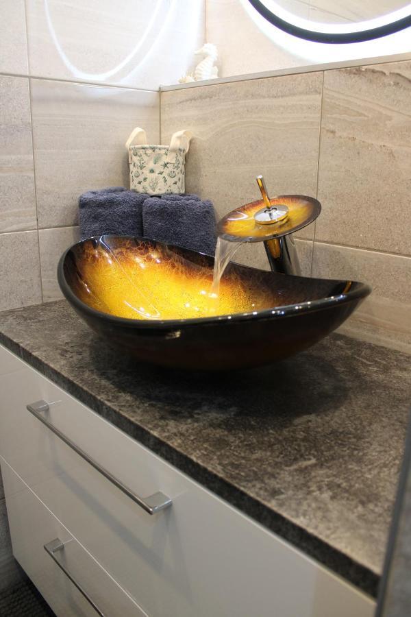 Appartamento Izzy Apartament Miskolc Esterno foto