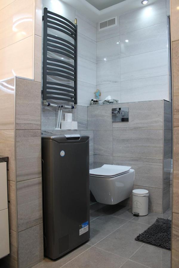 Appartamento Izzy Apartament Miskolc Esterno foto